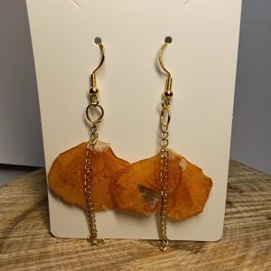 Boucle D'Oreille De Pétale Orange sur une chaîne