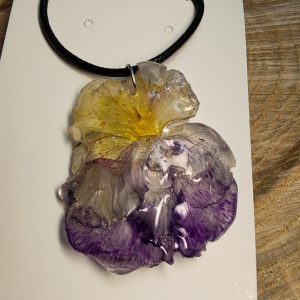 Pendentif de Pensée Mauve /Jaune/Transparente