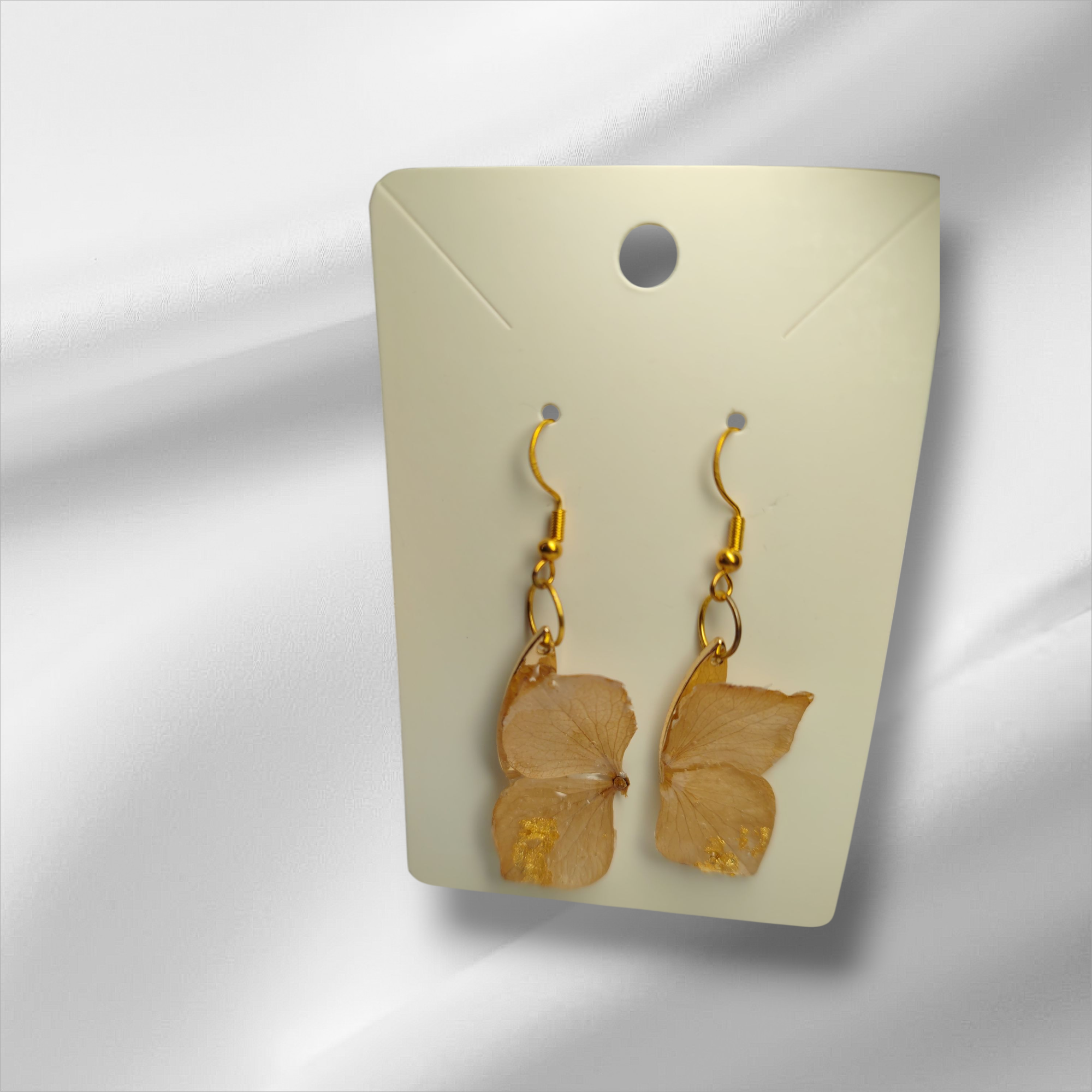 Boucle D'Oreille Hortensia en demi avec feuille d'or