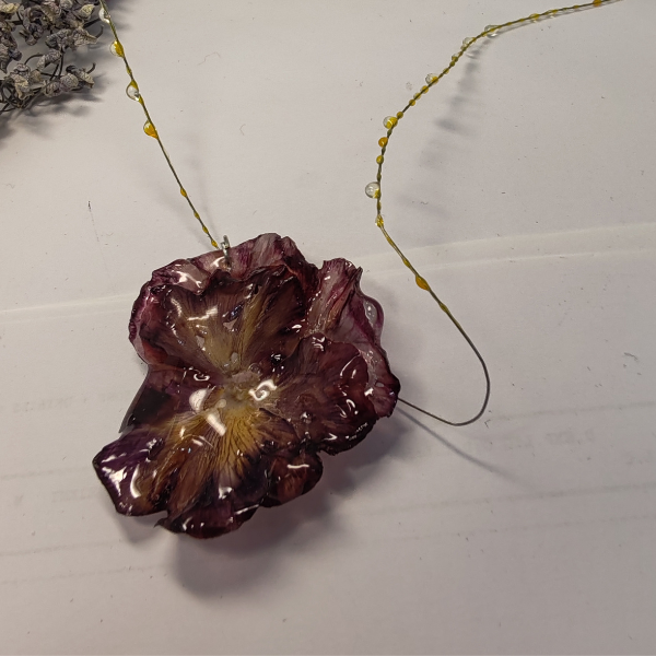 Pendentif de fleur de Pensée rose foncé