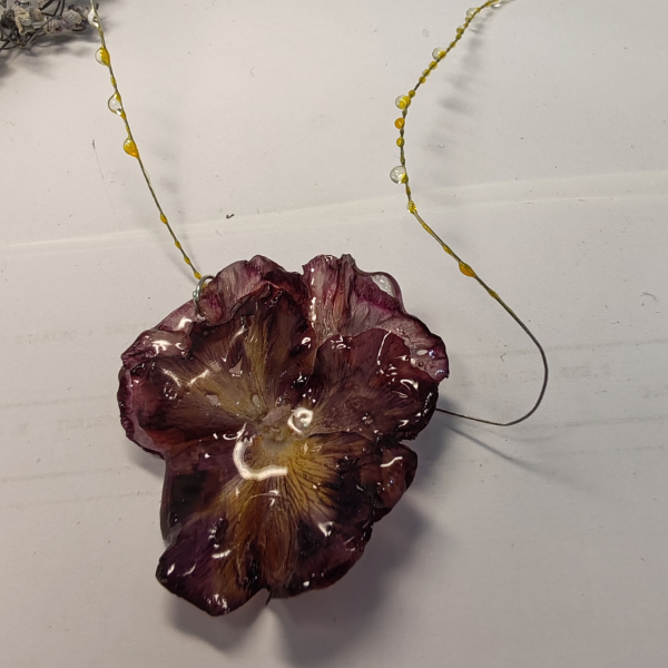 Pendentif de fleur de Pensée rose foncé – Image 3