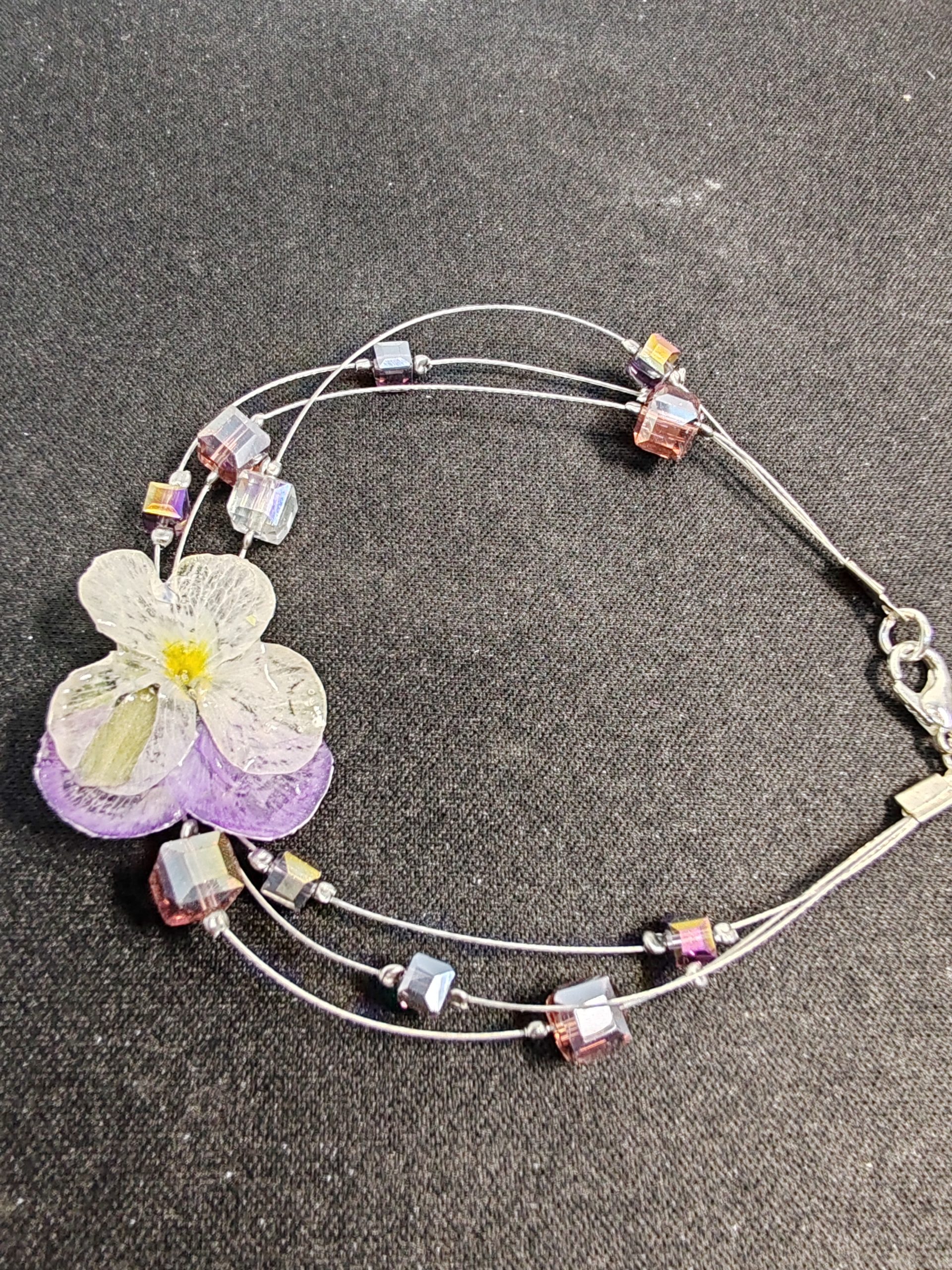 Bracelet de Perle et Fleur Pensée