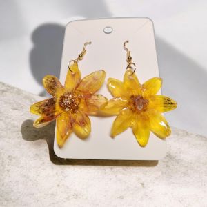 Boucle d'oreille de fleur jaune