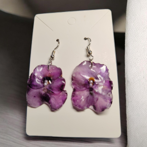 Boucle d'oreille pensé mauve